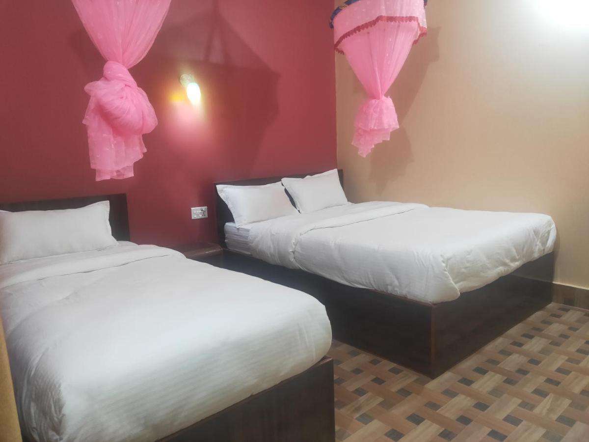 Hotel Sweetland Sauraha Extérieur photo